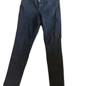 Black Skinny Jeans with Sleek Design